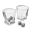Gedraaide whiskyglazen met herbruikbare ijsstenen voor een stijlvolle whiskybeleving thuis.