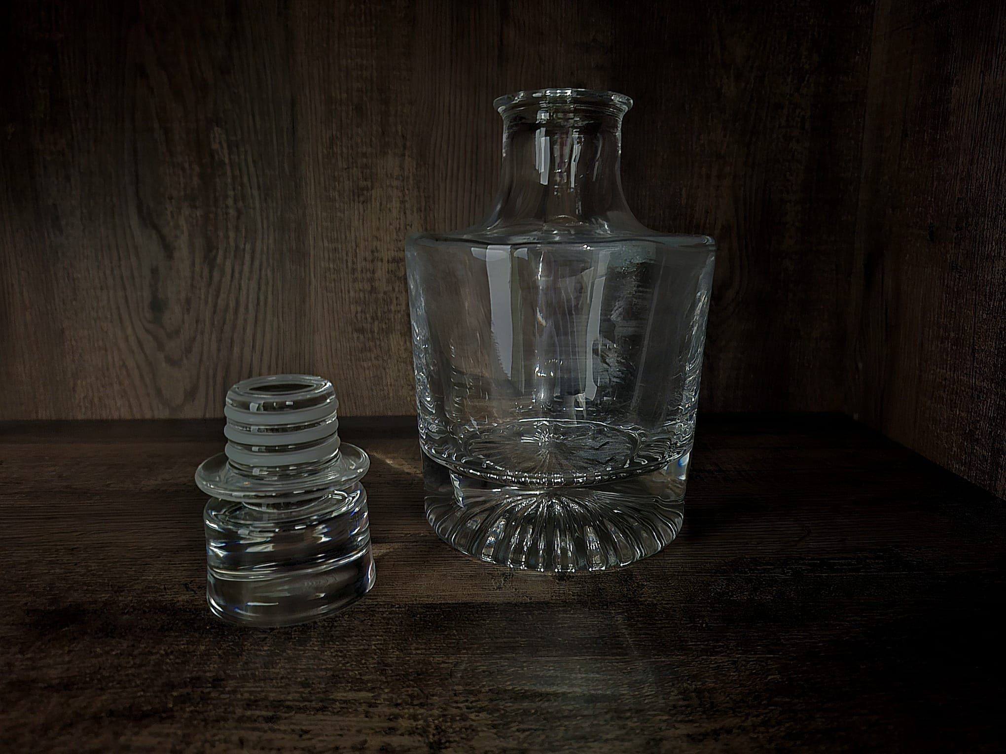 Chill Whisky Karaf – Loodvrij Kristal met Luchtdicht Deksel - ProostMoment