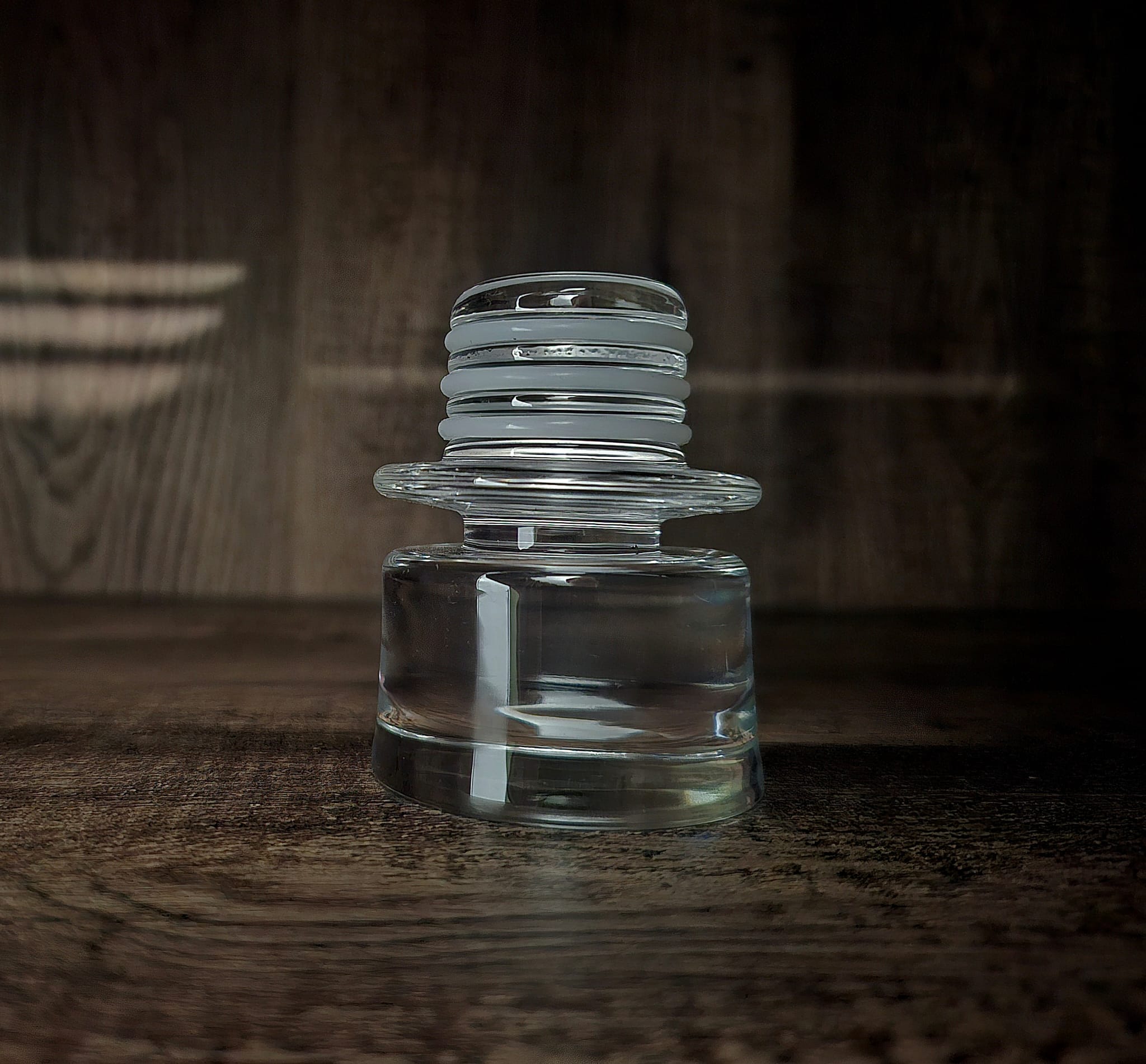 Chill Whisky Karaf – Loodvrij Kristal met Luchtdicht Deksel - ProostMoment