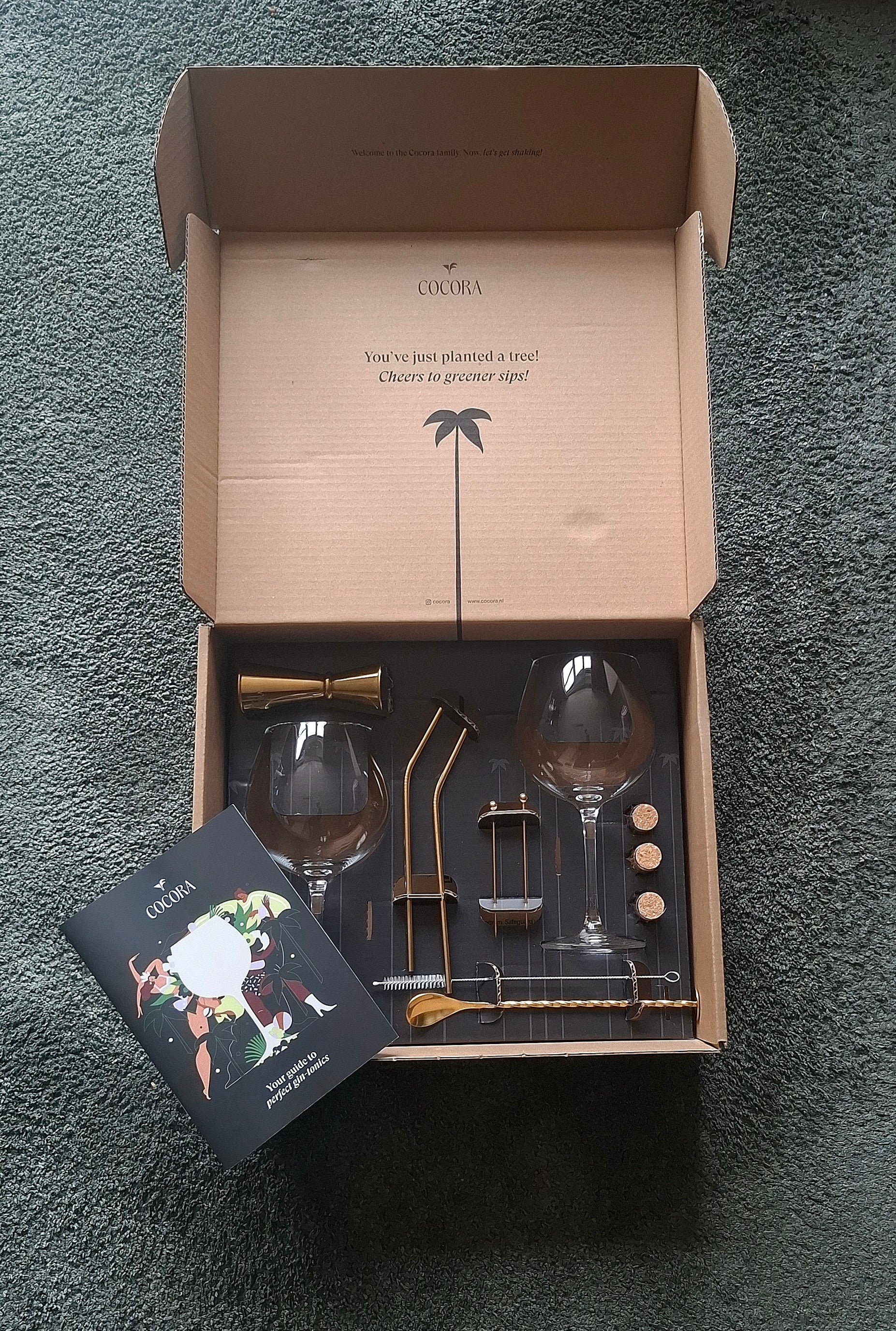 Gin-tonic geserveerd in luxe kristalglas uit de ProostMoment cocktailset