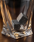 Gedraaide Whiskyglazen met IJsstenen – Set van 2 - ProostMoment